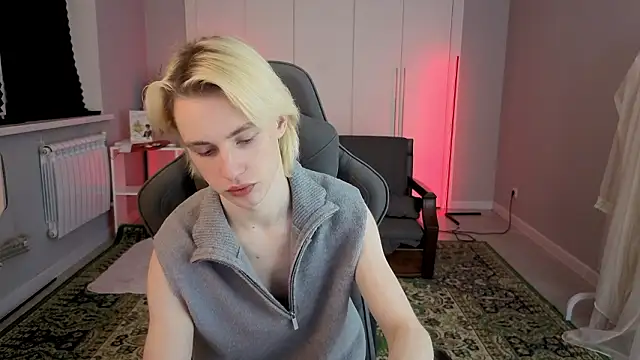 lucidangelok1 online show from March 15, 1:17 pm