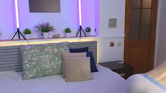 lucidangelok1 online show from April 26, 12:03 pm