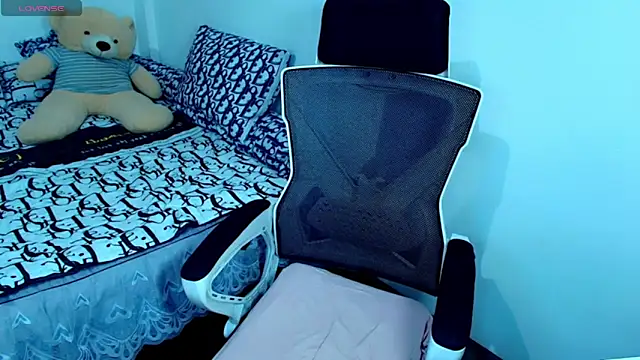 Snapshot of heavenmadechloe chatting on February 1, 9:30 am heavenmadechloe online show from February 1, 9:30 am