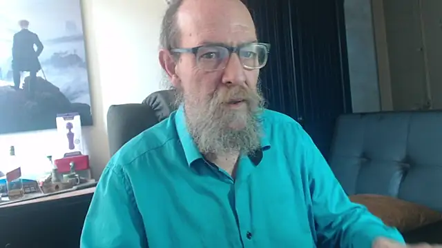 Uncle Hottie online show from July 16, 4:24 pm