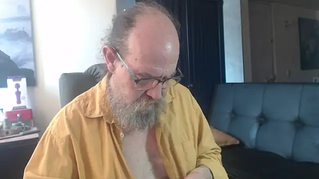 Uncle Hottie online show from July 17, 5:40 pm