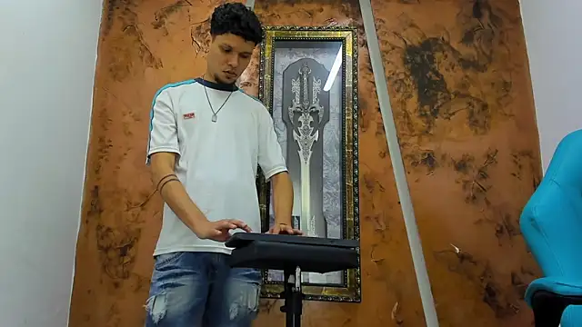 Lucas hot 20 online show from March 8, 9:24 am