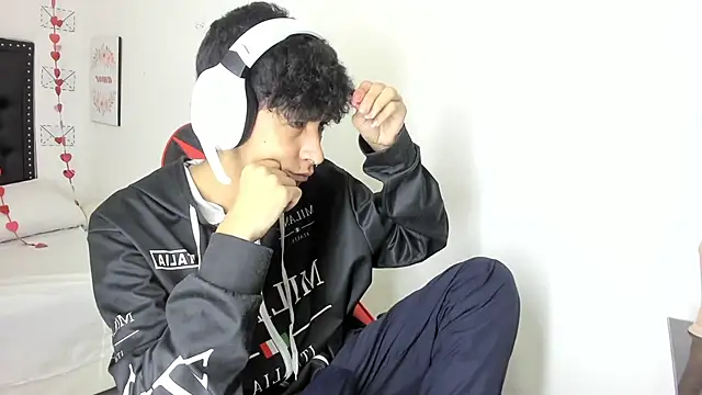 julian xx online show from February 27, 7:36 pm