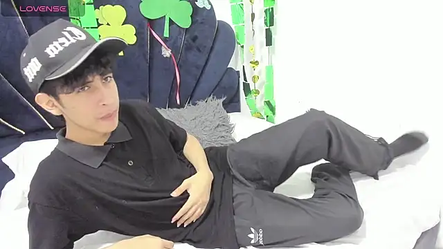 julian xx online show from March 3, 8:59 pm