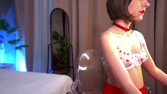 Lil  Fleur online show from February 13, 9:00 pm