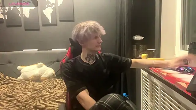 Mastur Bister online show from January 15, 6:00 pm