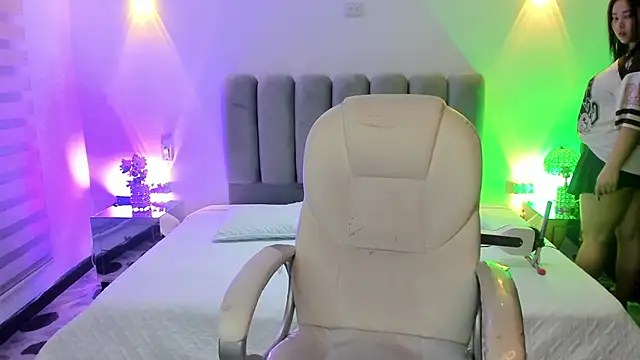 ThaliaBrookss  online show from February 17, 5:04 am