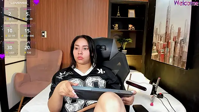 ThaliaBrookss  online show from February 27, 5:18 am