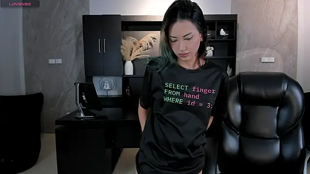 KayraLanne online show from June 5, 3:46 am