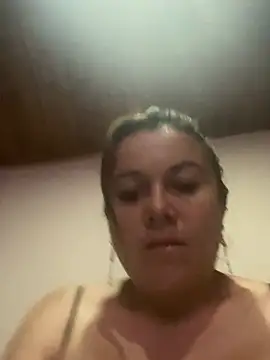 Snapshot of CristalBm_ chatting on June 22, 3:25 am CristalBm online show from June 22, 3:25 am