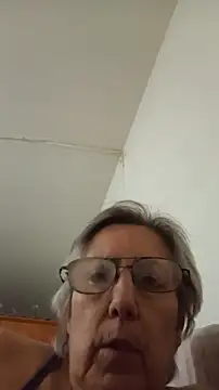 Snapshot of Marce1903 chatting on June 14, 3:52 am Marce1903 online show from June 14, 3:52 am