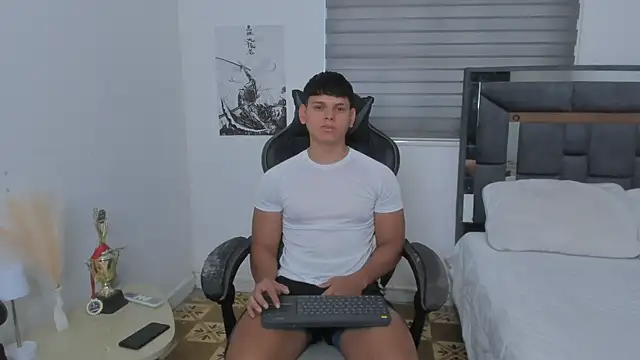 stefan leenox online show from July 27, 4:58 pm