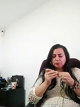 Helen Novoa online show from April 21, 8:01 pm