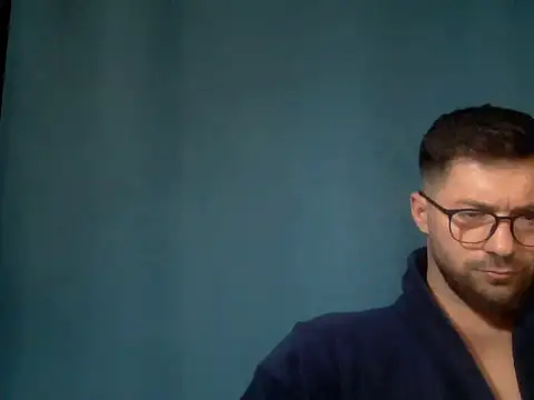 Snapshot of TheMidnightManAlpha chatting on February 6, 10:24 pm TheMidnightManAlpha online show from February 6, 10:24 pm