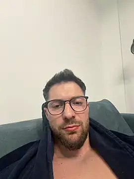 Snapshot of TheMidnightManAlpha chatting on March 22, 1:20 am TheMidnightManAlpha online show from March 22, 1:20 am