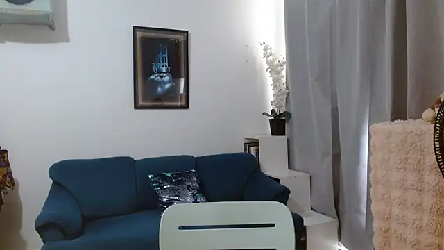 Snapshot of Almaglow_ chatting on May 20, 6:14 pm Almaglow online show from May 20, 6:14 pm