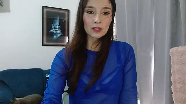 Snapshot of Almaglow_ chatting on May 27, 5:21 pm Almaglow online show from May 27, 5:21 pm
