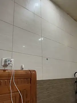 Liness101 online show from April 23, 2:24 am