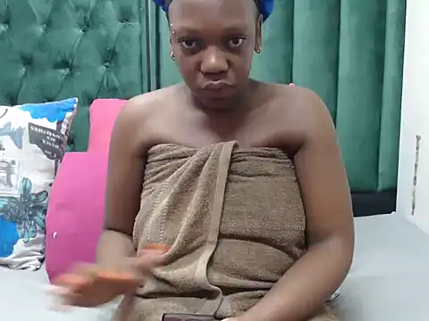 brownskingirl25 online show from January 16, 4:05 am