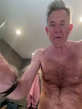 Pierre4tjyxx online show from April 10, 4:28 am