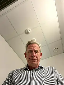 Pierre4tjyxx online show from April 28, 3:50 pm