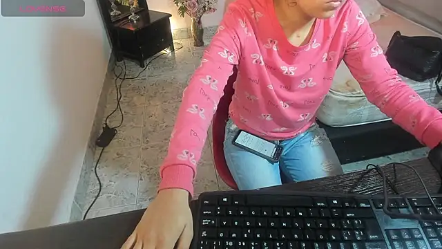 ZoeFox5 online show from February 9, 11:03 am