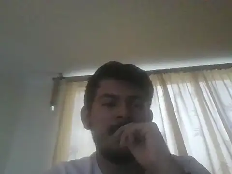 Snapshot of Mateotubbe chatting on May 17, 9:33 pm Mateotubbe online show from May 17, 9:33 pm