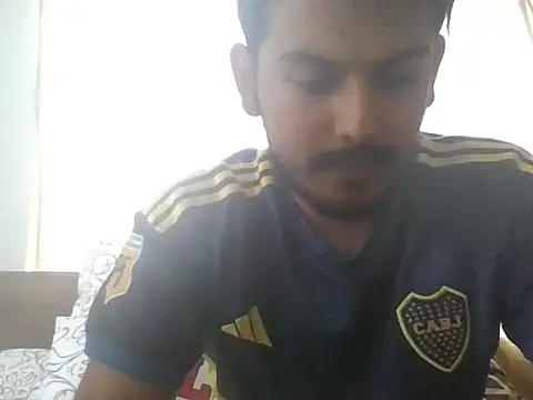 Snapshot of Mateotubbe chatting on August 6, 9:28 pm Mateotubbe online show from August 6, 9:28 pm