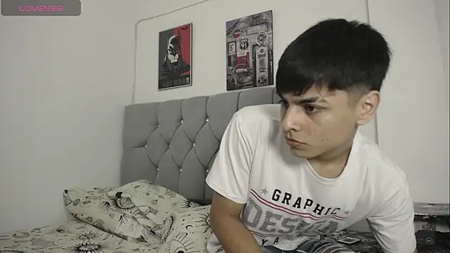 Loganjhonson19 online show from January 7, 2:36 am