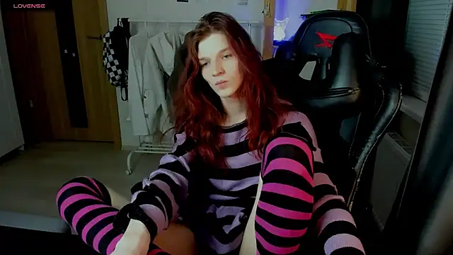 iceseeker2 online show from April 5, 10:51 pm