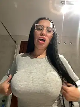 nataliia queen  online show from April 14, 6:58 pm