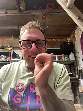 WIDBIGWHITECOCK online show from March 21, 12:26 am