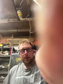 WIDBIGWHITECOCK online show from April 11, 4:17 am