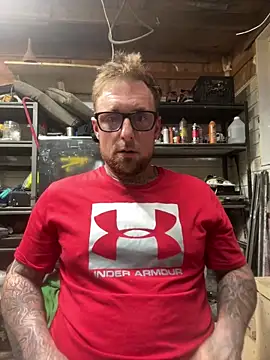 WIDBIGWHITECOCK online show from April 18, 3:32 am