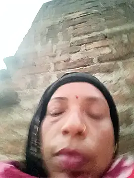 Snapshot of Jamuna_01 chatting on January 19, 1:20 am Jamuna 01 online show from January 19, 1:20 am