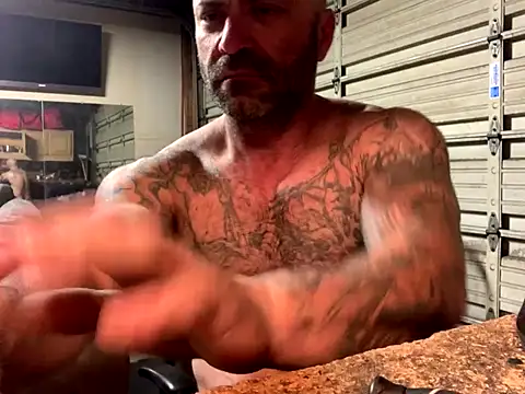 Snapshot of calimeatstick chatting on January 7, 1:24 pm calimeatstick online show from January 7, 1:24 pm