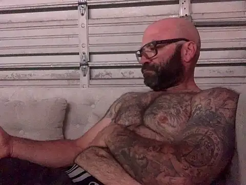 Snapshot of calimeatstick chatting on March 1, 1:02 pm calimeatstick online show from March 1, 1:02 pm