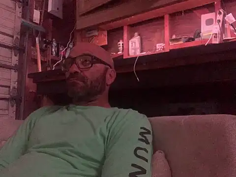 Snapshot of calimeatstick chatting on March 14, 11:37 am calimeatstick online show from March 14, 11:37 am