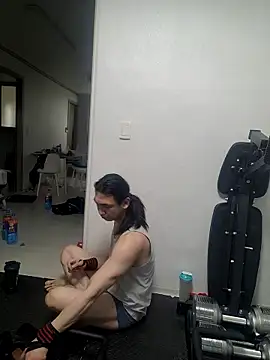 Snapshot of SADKOREAN chatting on April 6, 1:03 am SADKOREAN online show from April 6, 1:03 am