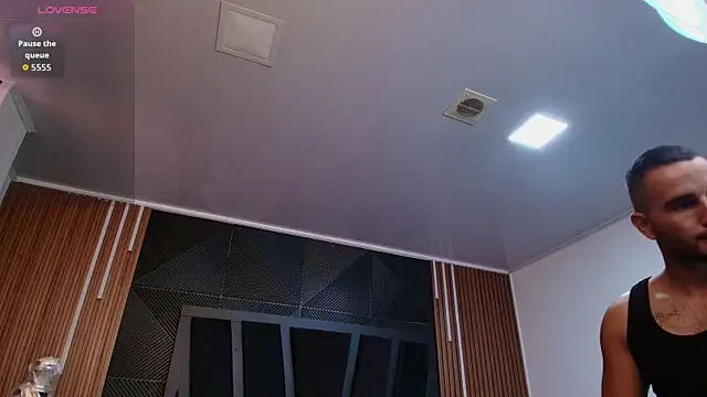 lorenzo walker 1 online show from April 21, 5:17 pm