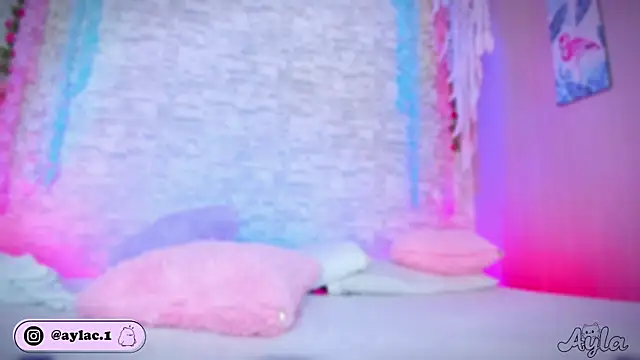 ayla lux online show from March 30, 4:46 am