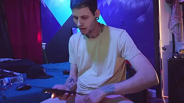 FADEDSADBOY online show from January 17, 7:06 pm