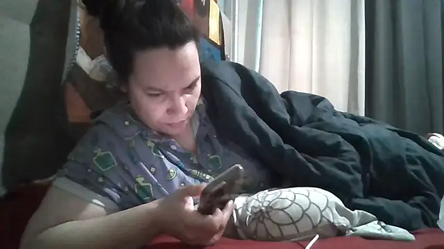 Snapshot of bellakay19 chatting on April 3, 2:48 pm bellakay19 online show from April 3, 2:48 pm