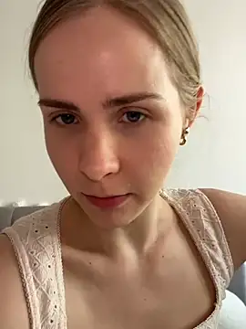 Snapshot of Sunny_Eve chatting on May 3, 12:22 pm Sunny Eve online show from May 3, 12:22 pm