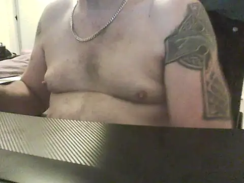 loudandproud online show from April 10, 3:23 am