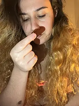 joanaguerreiru online show from February 15, 10:39 pm