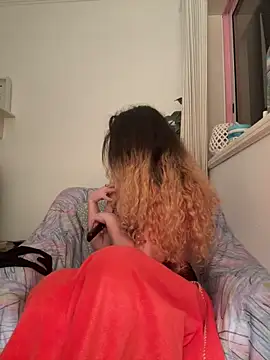 Snapshot of joanaguerreiru chatting on May 25, 11:22 pm joanaguerreiru online show from May 25, 11:22 pm