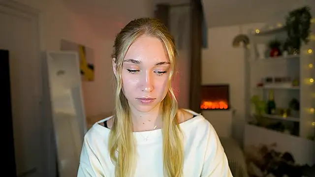 MilaBunny2000 online show from January 8, 11:45 am