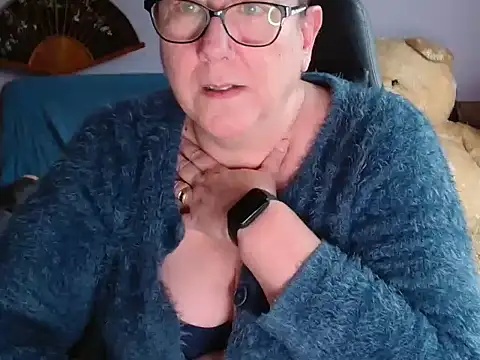 xmyriamx online show from February 22, 9:41 am