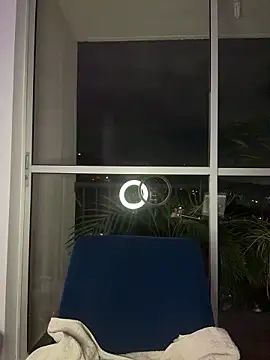 alesziarose  online show from March 25, 11:55 pm